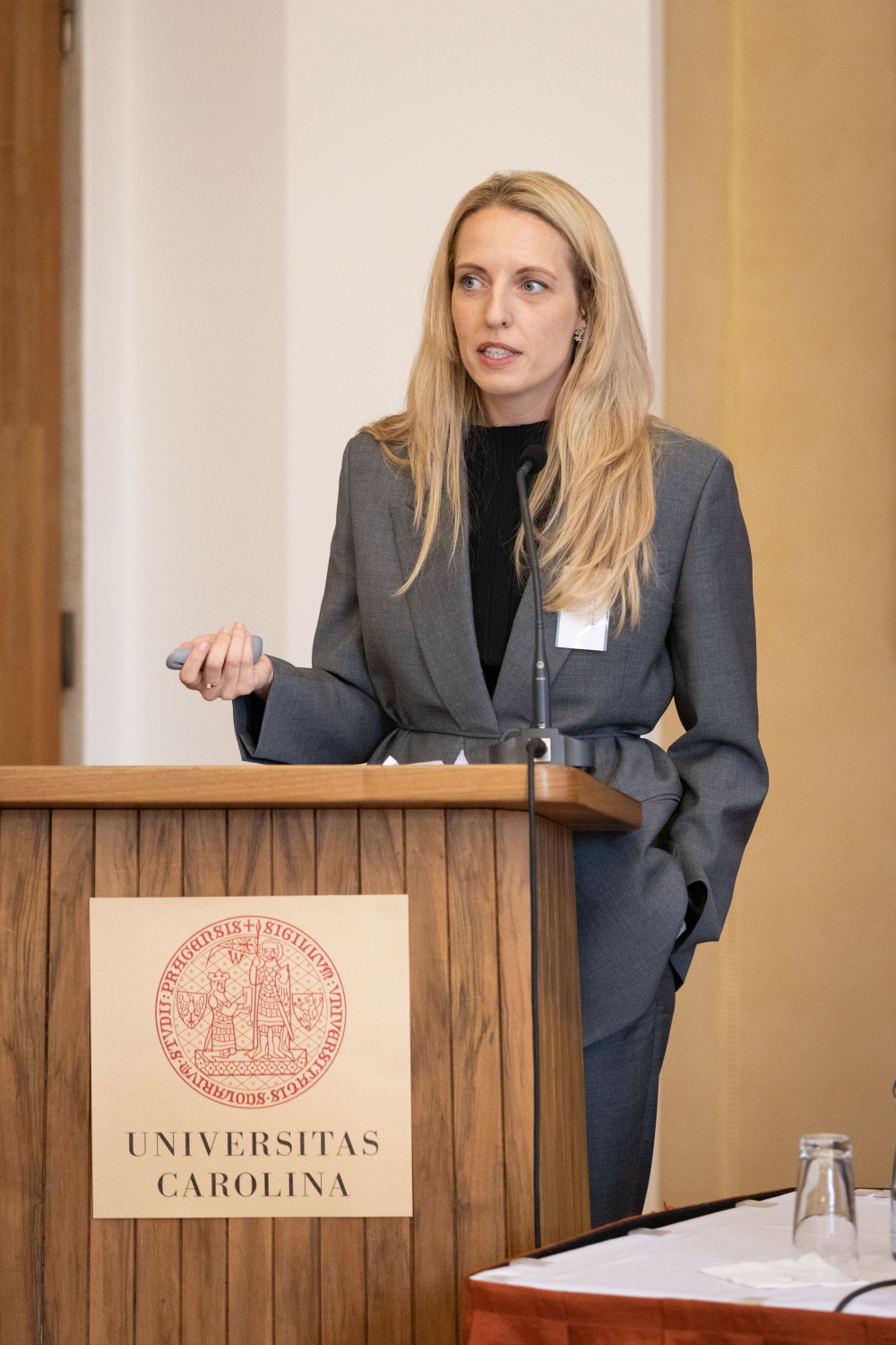Dr. Kateřina Veverová