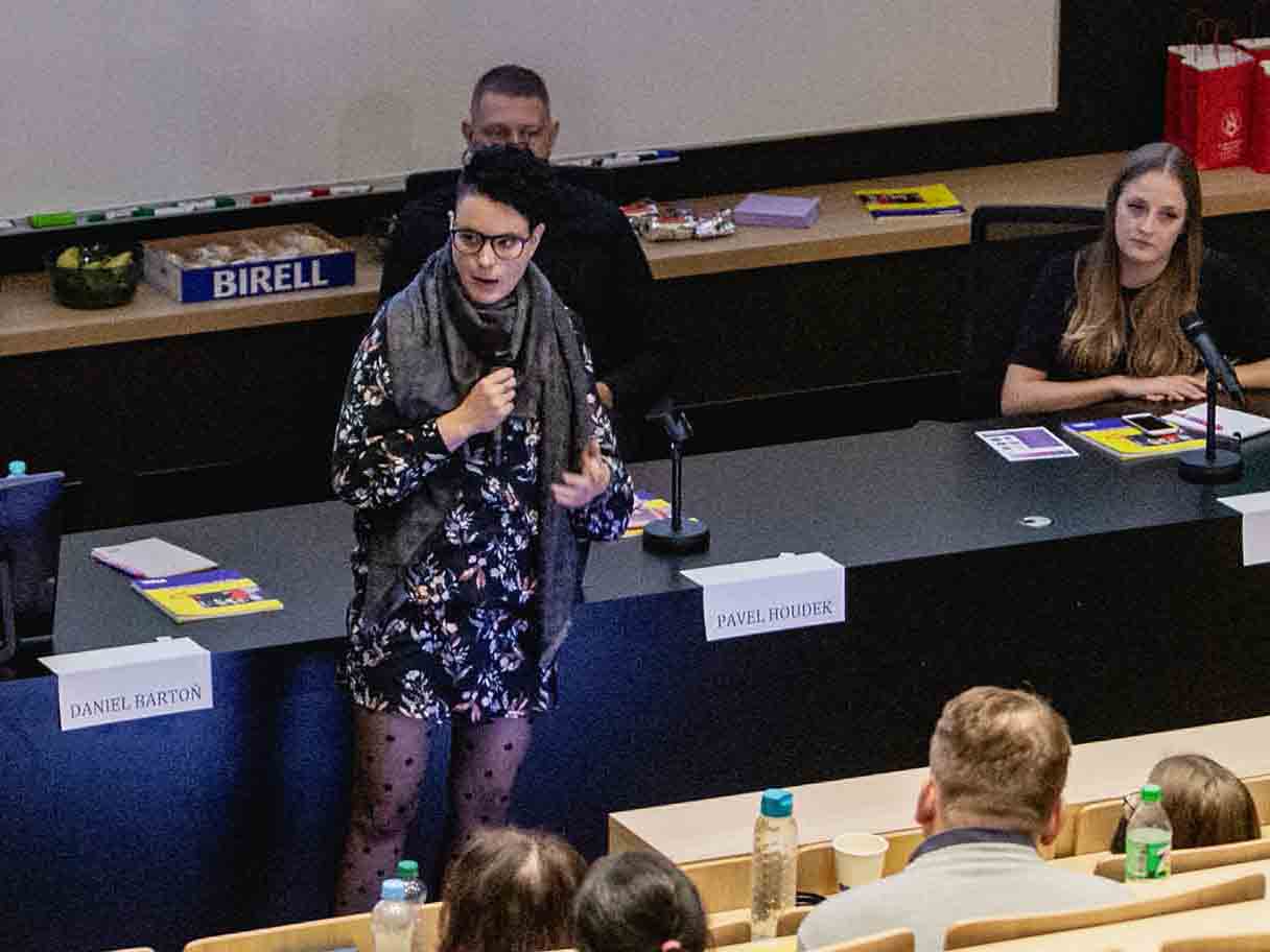 Konference o domácím násilí přinesla ucelený pohled na problematiku a mnoho relevantních informací a názorů od odborníků