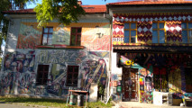 Autonómne kultúrne centrum Matelkova mesto v Ľubľane – prirovnať by sa dal k známejšej alternatívnej štvrti Christiania v dánskej Kodani