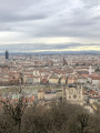 Výhled na Lyon, řeku Rhonu a Saonu, v pozadí Alpy a Mont Blanc