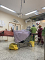Operační sál a příprava na císařský řez 